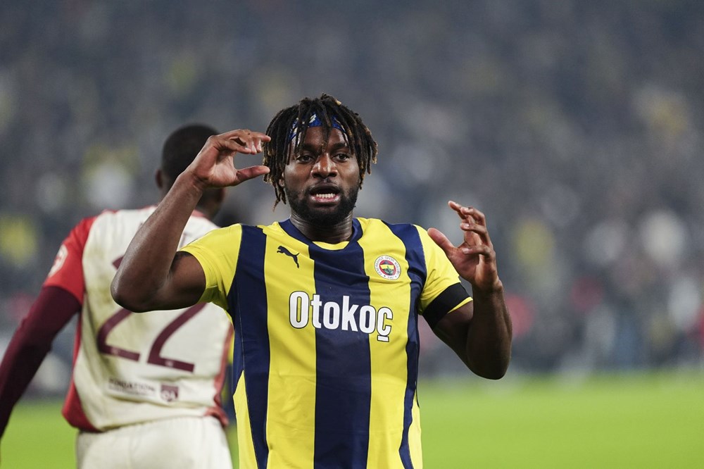 Napoli'nin Saint-Maximin için evrak yarışı: Fenerbahçe'ye fesih bedeli ödenecek - 1