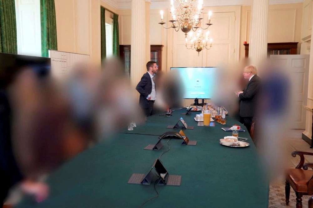 İngiltere'de parti fotoğrafları ortaya çıktı - 6