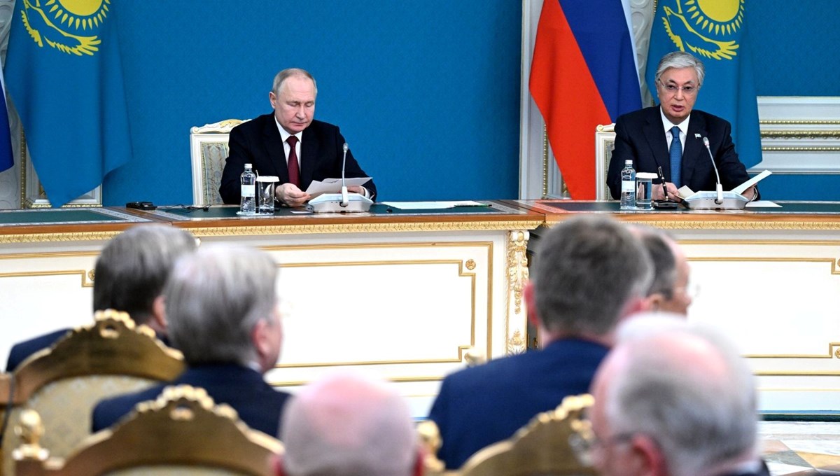 Kazakistan Cumhurbaşkanı Tokayev geleneği bozdu: Ruslar şaşırdı Kazakistan Cumhurbaşkanı Tokayev geleneği bozdu: Ruslar şaşırdı