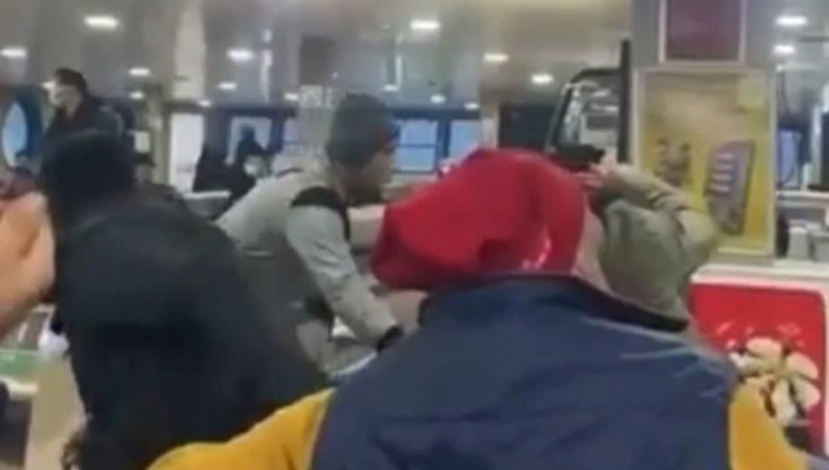 Fırtınaya denizin ortasında yakalandılar