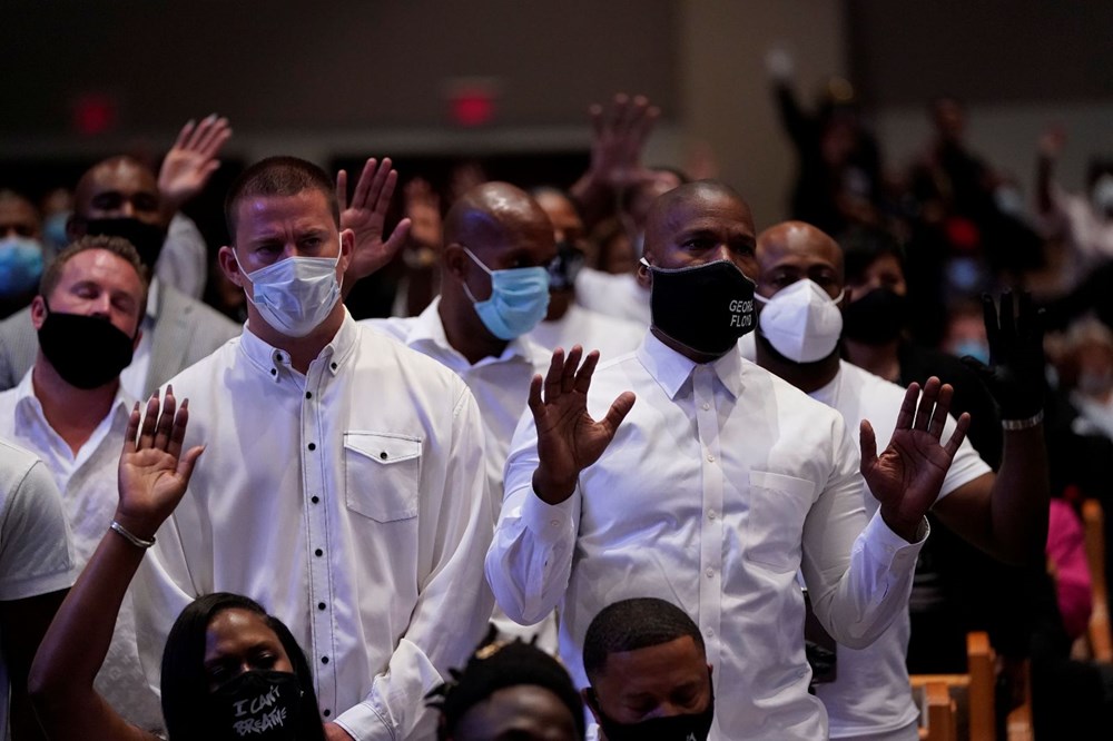 ABD'de polis şiddetiyle öldürülen George Floyd toprağa verildi - 5