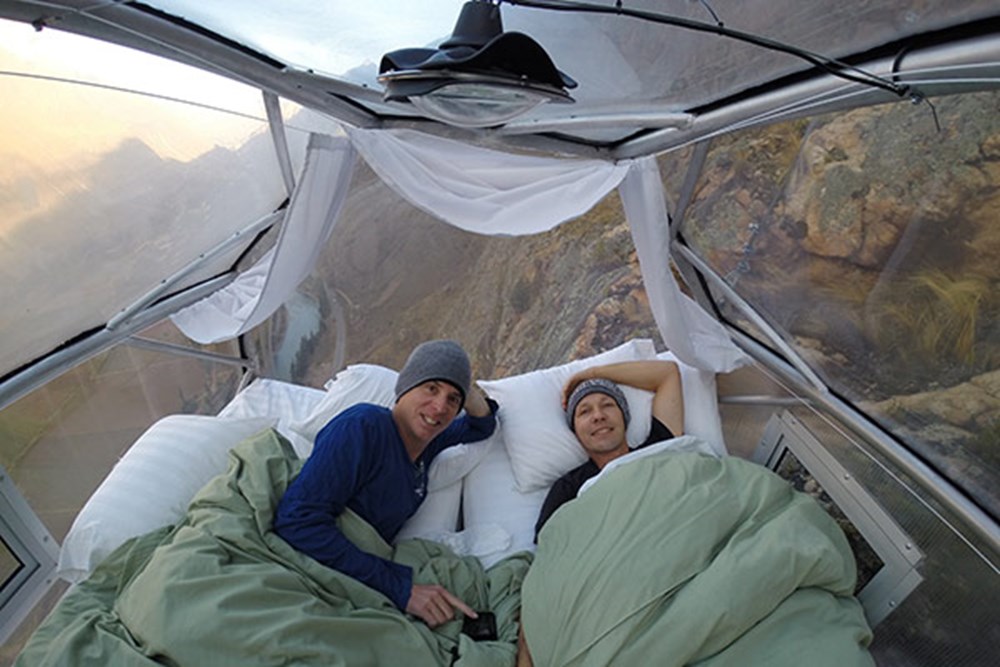 Появиться ночевать. Дети спят в палатке. Спят в разных комнатах. Появиться ночевать. Ночевать в машине.