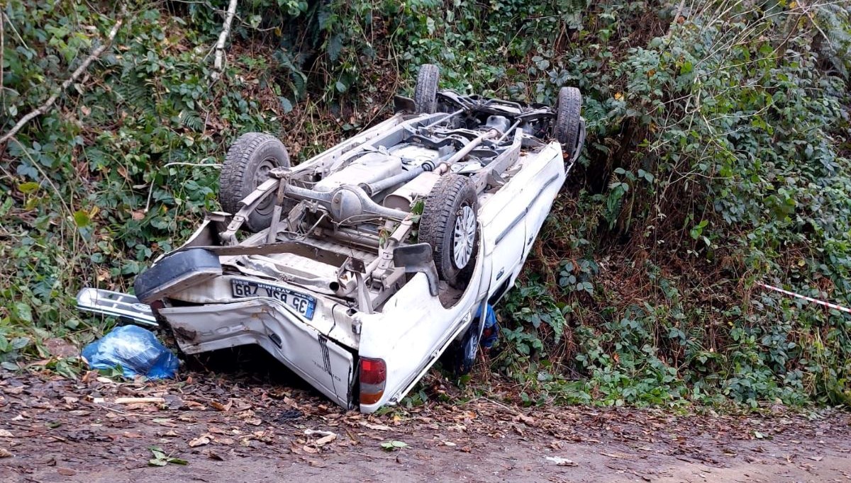 Rize'de kamyonet şarampole yuvarlandı: 1 ölü