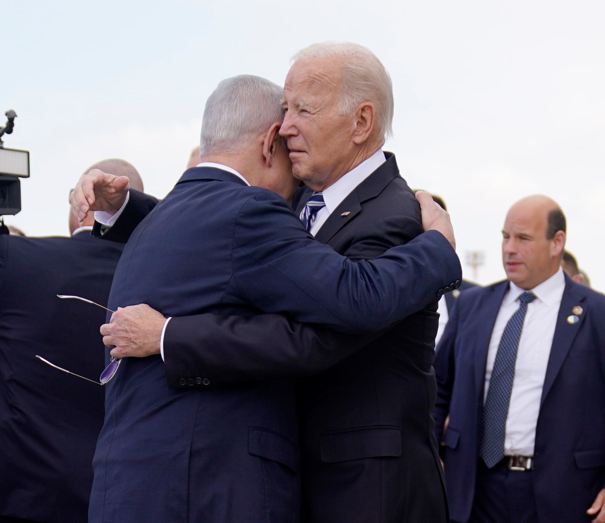 Biden, kendisini havalimanında karşılayan Netanyahu Biden, kendisini havalimanında karşılayan Netanyahu