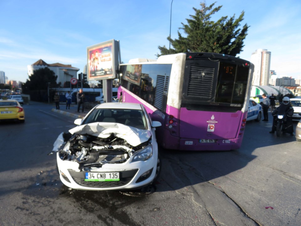 İstanbul'da halk otobüsü kazası - 1