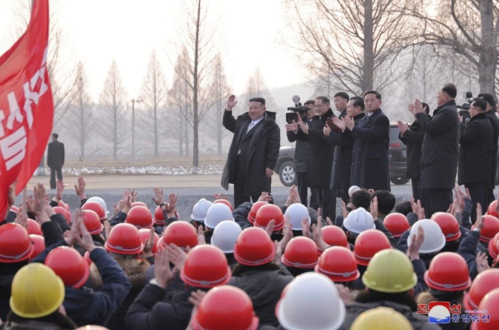 Kim Jong Un, babasının mumyalanmış naaşını ziyaret etti: Kuzey Kore’de büyük bayram - 3