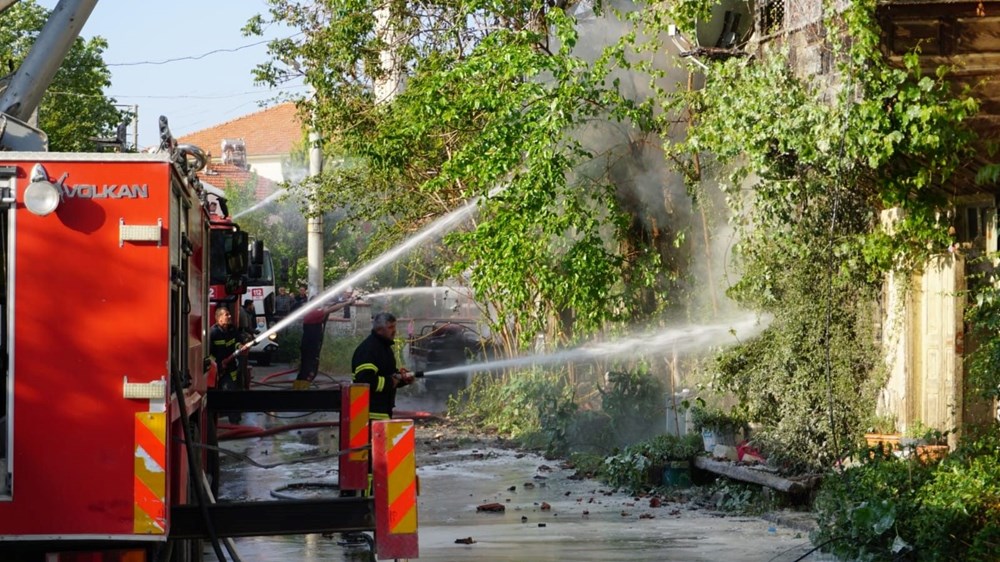 Burdur'da depo yangını: Alevler evlere sıçradı - 5