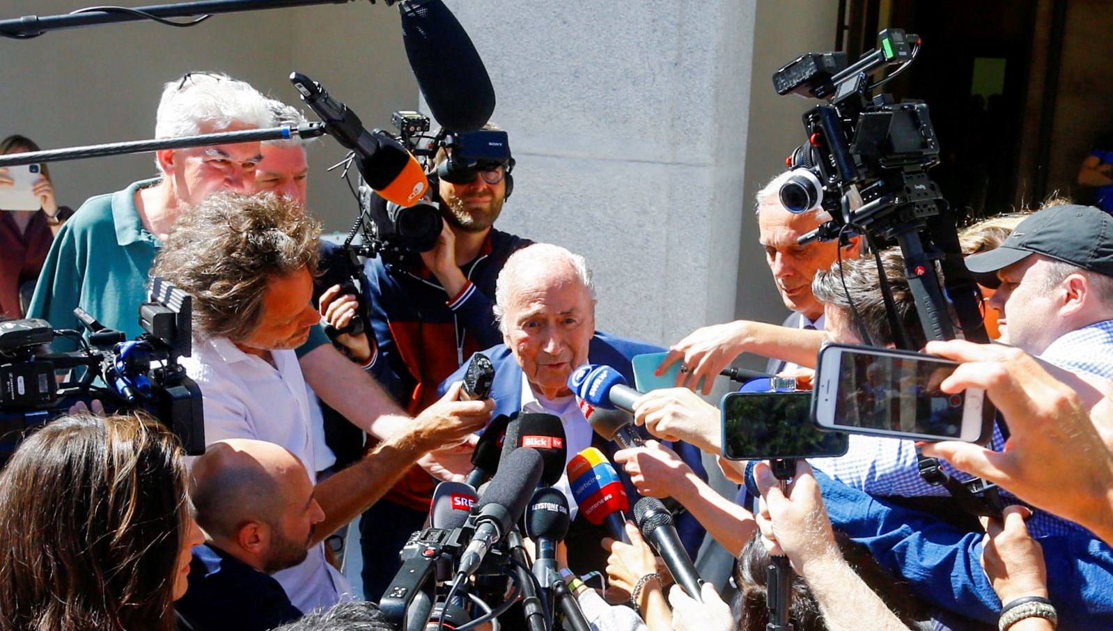 Sepp Blatter den Platini ye Su lama Son Dakika Spor Haberleri NTV 