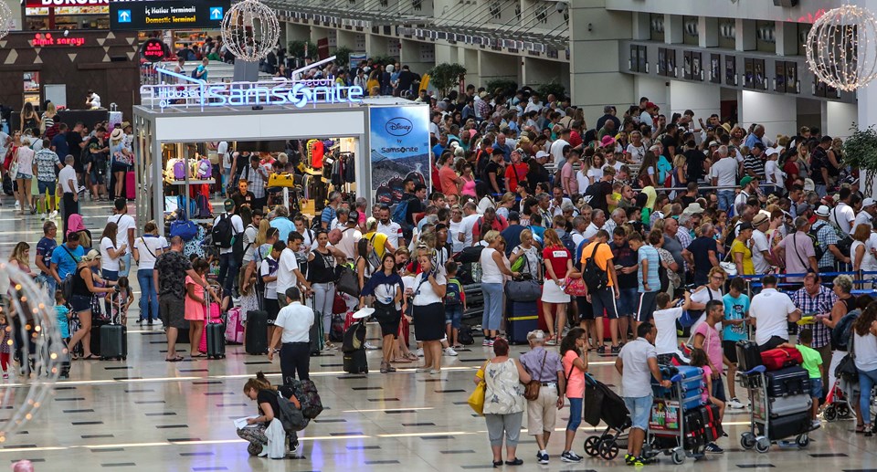 Antalya'ya hava yoluyla gelen turist sayısı 7 milyonu geçti