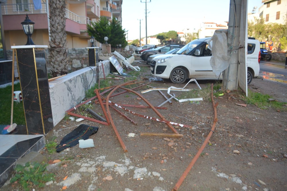 Ayvalik Ta Hortum Tekneler Batti Evler Ve Araclar Zarar Gordu Ntv