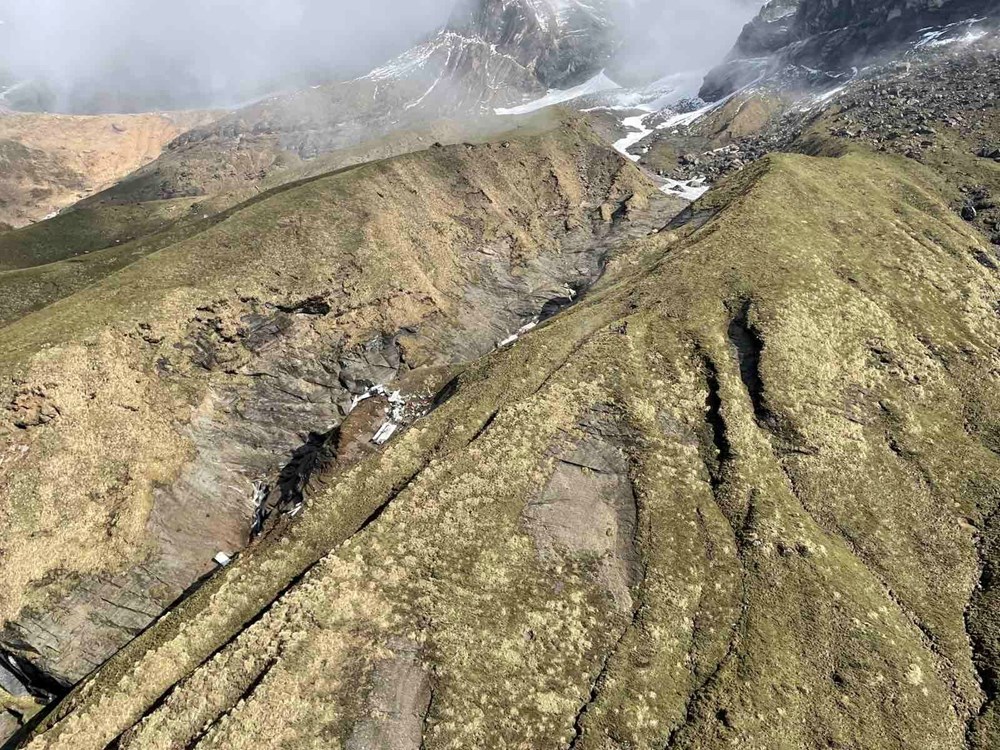 Nepal'de kaybolan uçağın enkazı bulundu: 16 kişinin bedenine ulaşıldı - 3