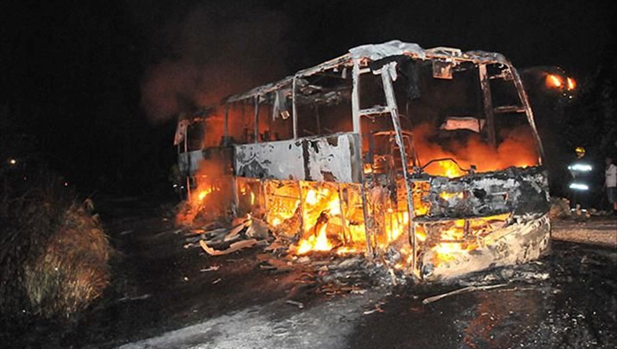 Hindistan'da otobüs faciası: 9 kişi hayatını kaybetti Hindistan'da otobüs faciası: 9 kişi hayatını kaybetti