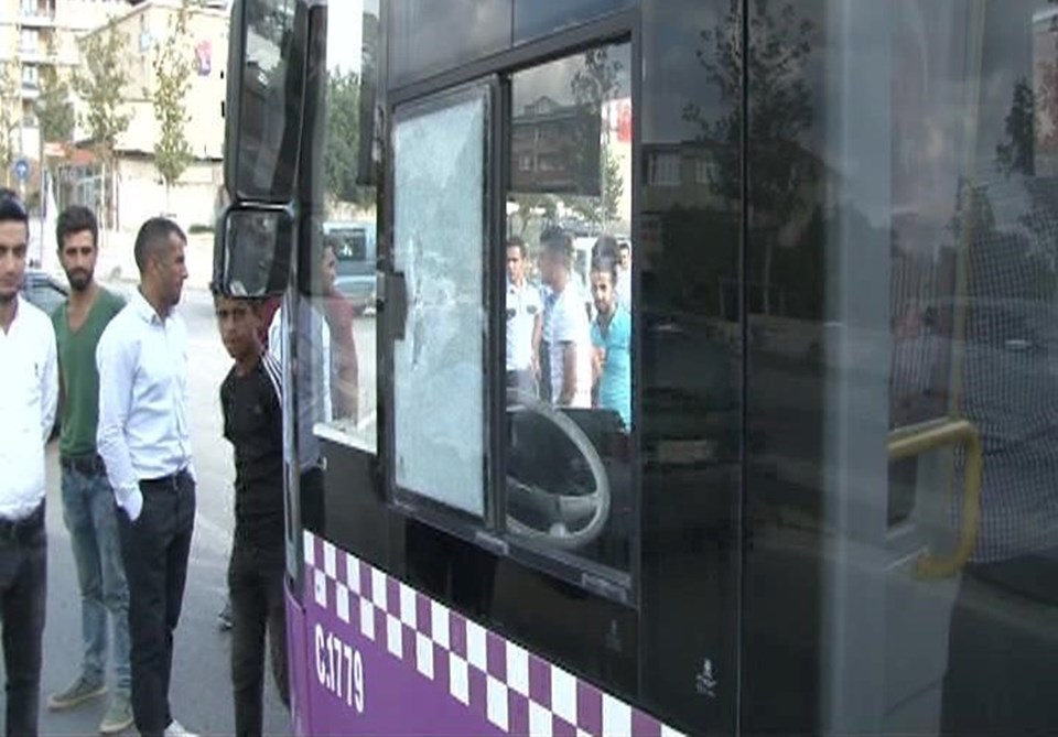 İstanbul'da halk otobüsüne silahlı saldırı - 1