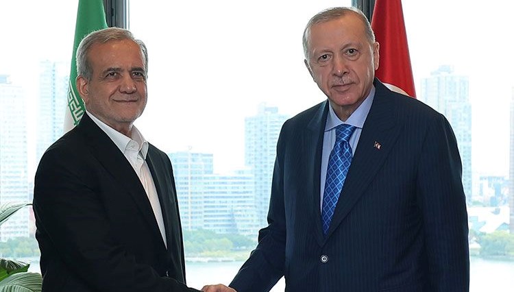 Erdoğan, Pezeşkiyan ile görüştü