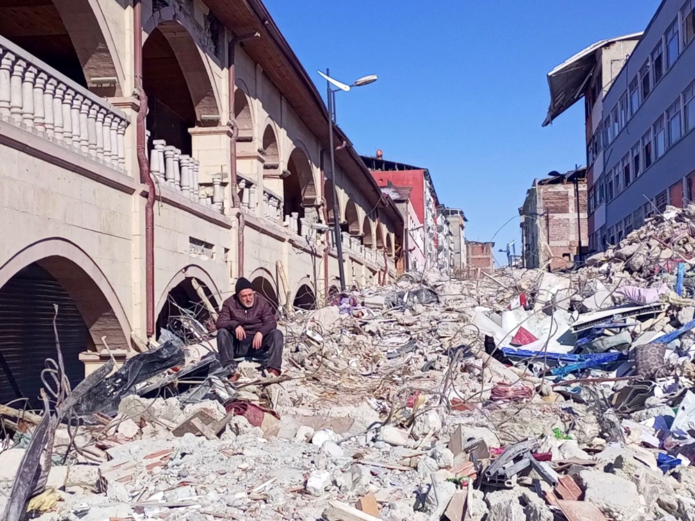 Depremler tarihi yapılara da büyük zarar verdi - 11