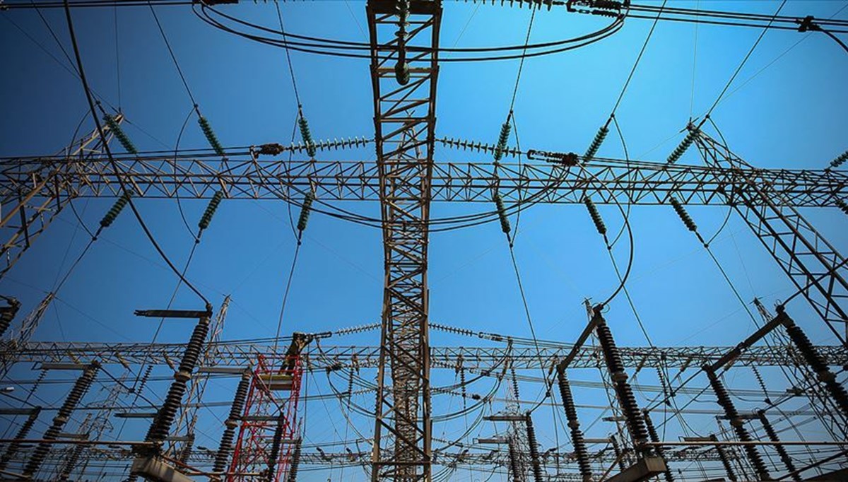 Elektrik piyasasında fiyatlar 9 ayda Avrupa'da yüzde 150, Türkiye'de yüzde 75 arttı Elektrik piyasasında fiyatlar 9 ayda Avrupa'da yüzde 150, Türkiye'de yüzde 75 arttı