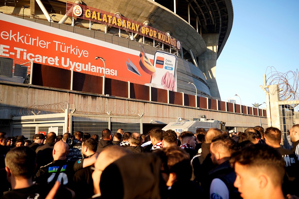 Beşiktaş taraftarı Rams Park'ta - 1