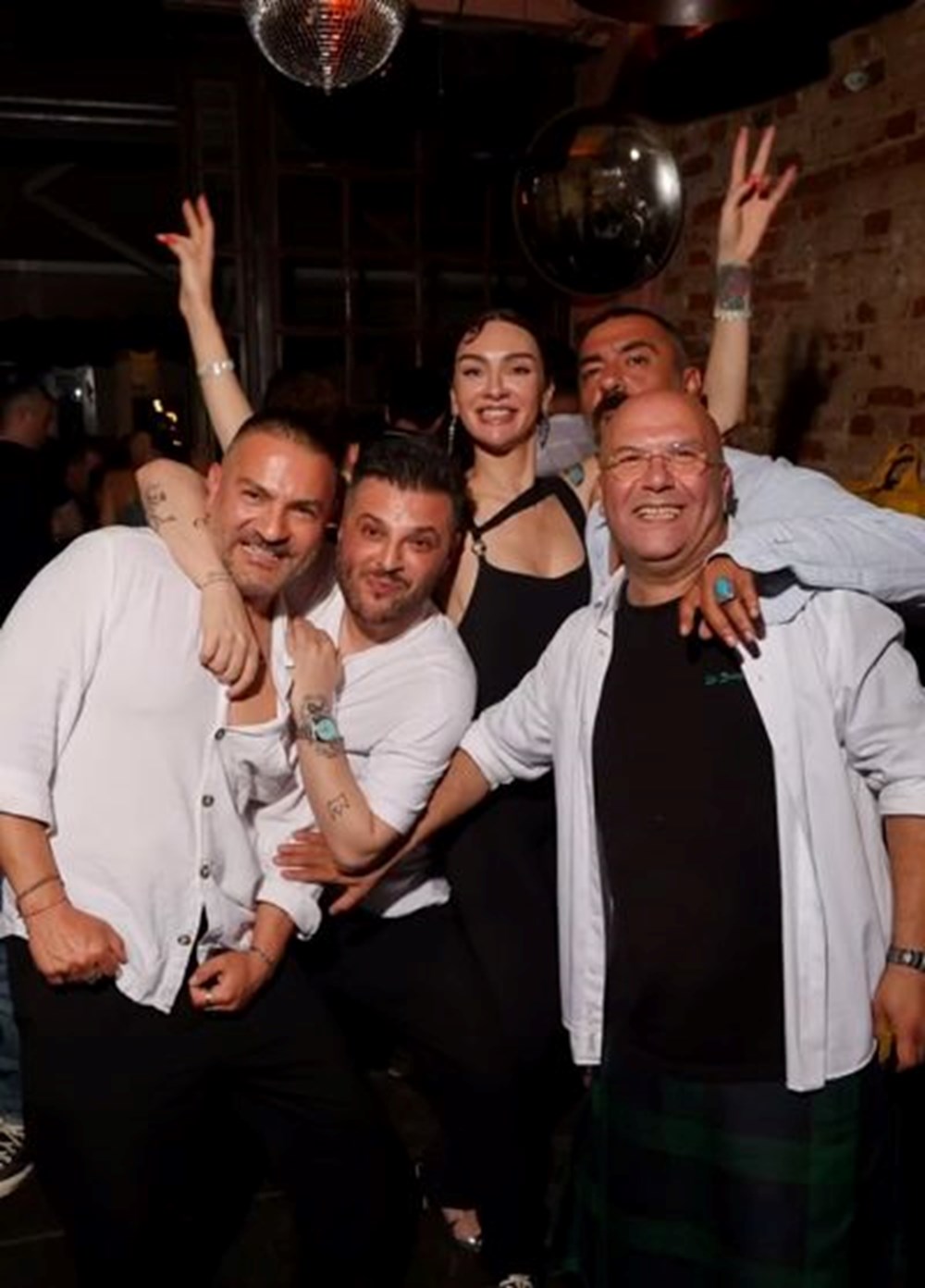 Birce Akalay'dan 40. yaş günü partisi: Aşkımız ve neşemiz sonsuz olsun - 4