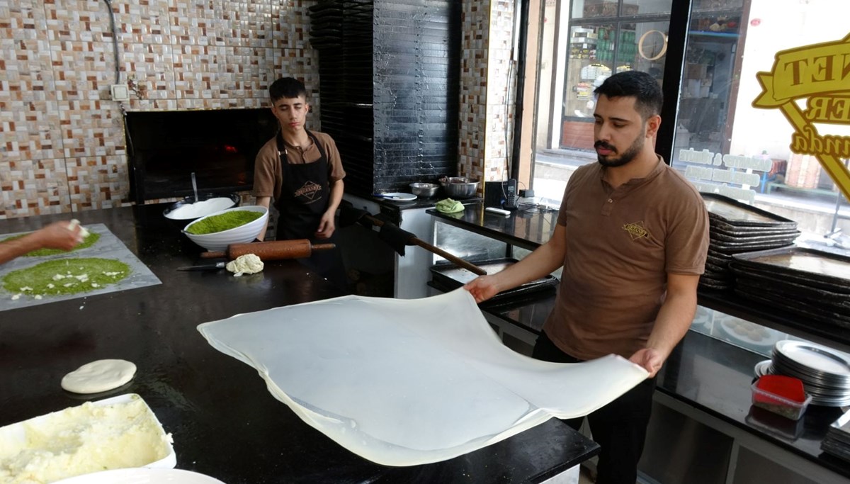 Gaziantep'e gelen yemeden gitmiyor: Lezzetiyle damat çatlıyor, turistlerin gözdesi Gaziantep'e gelen yemeden gitmiyor: Lezzetiyle damat çatlıyor, turistlerin gözdesi