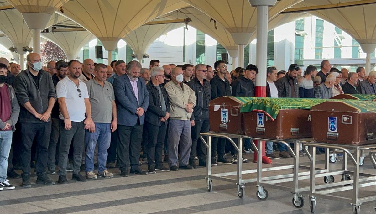 Öldürdüğü ağabeyiyle yan yana defnedildi Öldürdüğü ağabeyiyle yan yana defnedildi