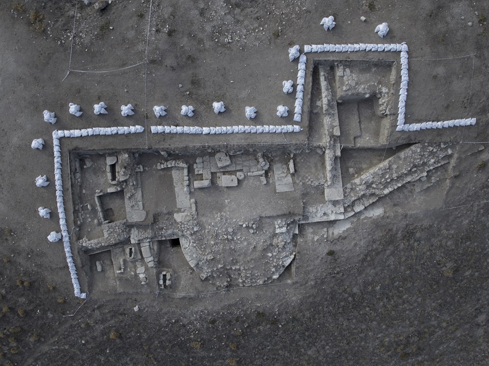 Antik höyükteki Listra Kilisesi gün yüzüne çıkarılıyor - 1