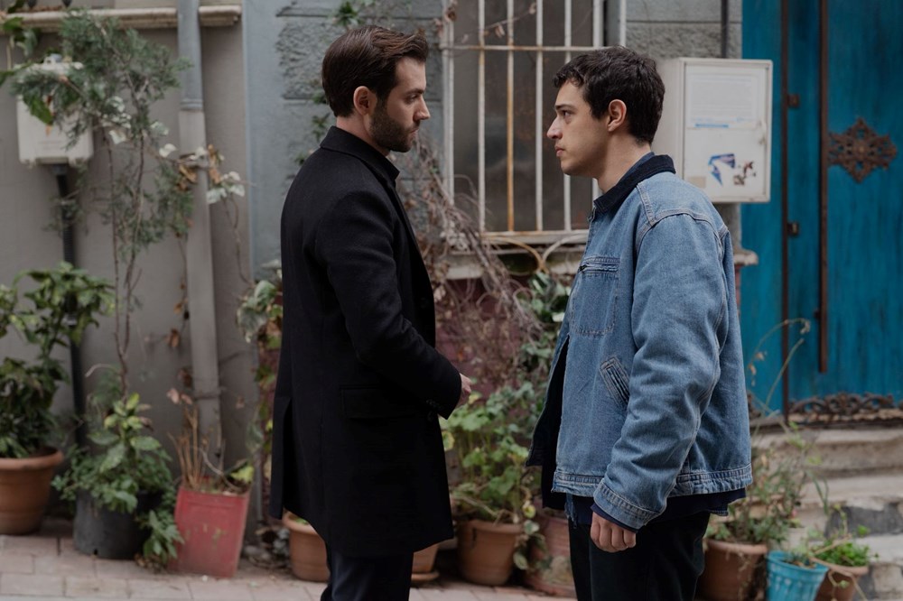 Sahipsizler'de Azize ve kardeşlerine makûs sürpriz! "Koş yetiş Devran" 75 tLyNuTM55UmBfvt5l2 rWQ