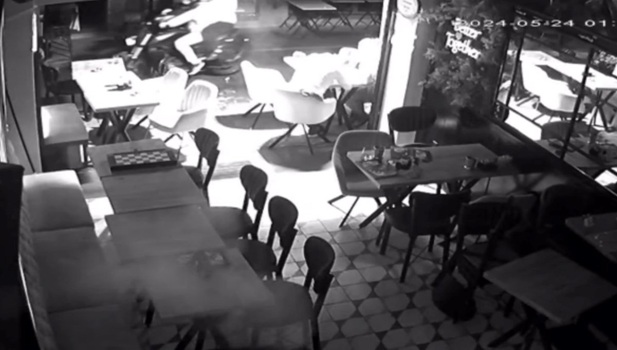 İstanbul'da kafeye motosikletten kurşun yağmuru İstanbul'da kafeye motosikletten kurşun yağmuru