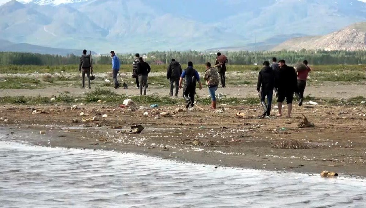 İki mahalle arası mesafe karadan 1 kilometreye düştü: Artık yaya olarak gidiyorlar İki mahalle arası mesafe karadan 1 kilometreye düştü: Artık yaya olarak gidiyorlar