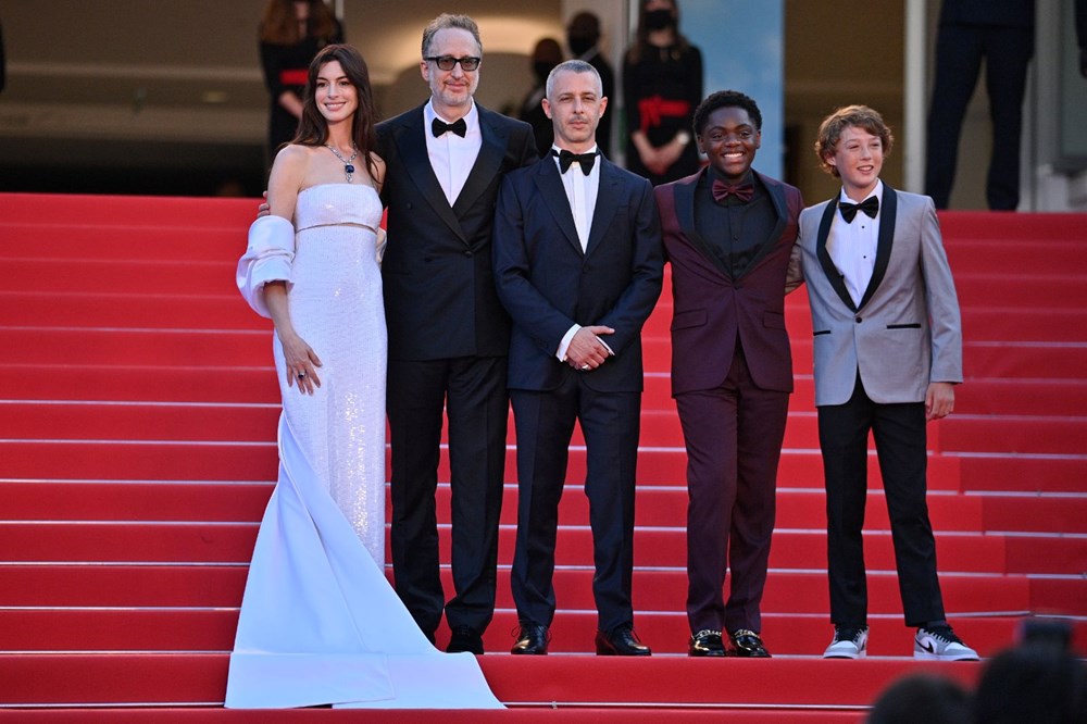 Armageddon Time'ın 2022 Cannes Film Festivali galasında şıklık yarışı - 2