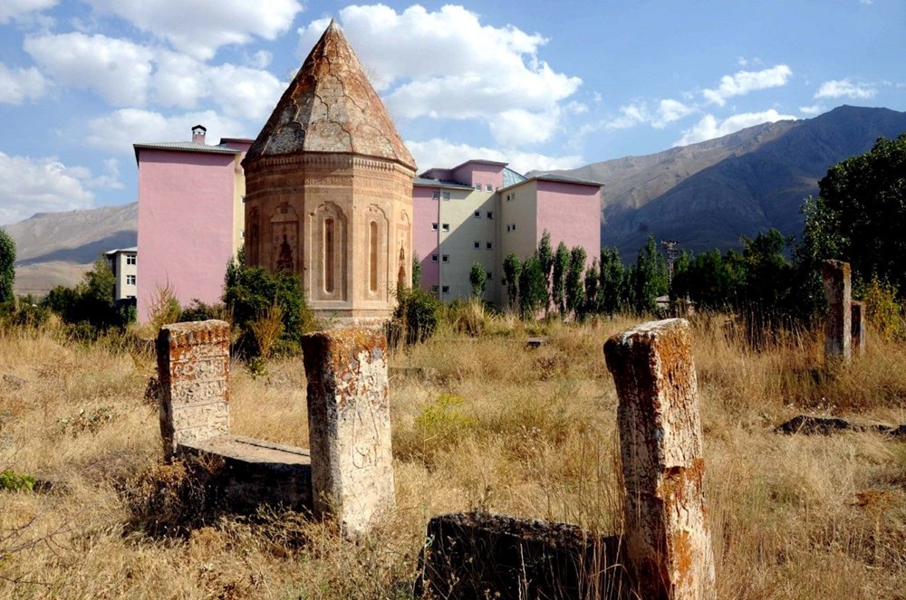 700 yıllık kümbet 15 yıl sonra kurtuldu - 7