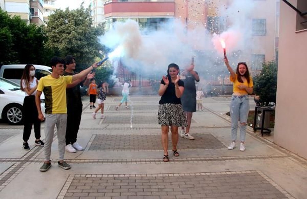 2 yıl süren boşanma davasını kazandı, davul zurnayla kutladı - 7