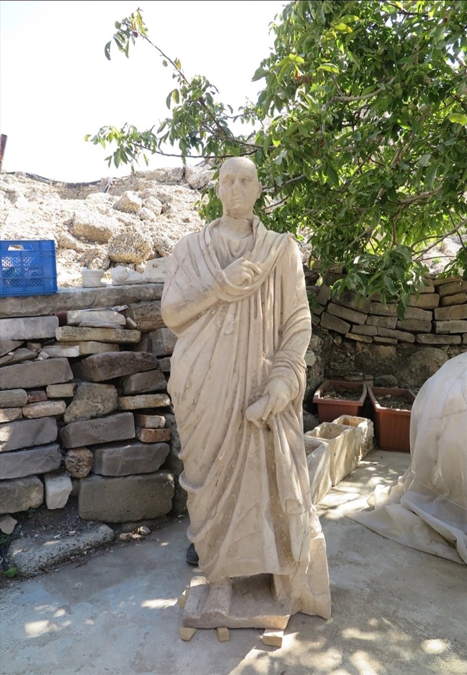 Side Antik Kenti'ndeki kazılarda 3 heykel bulundu - 3