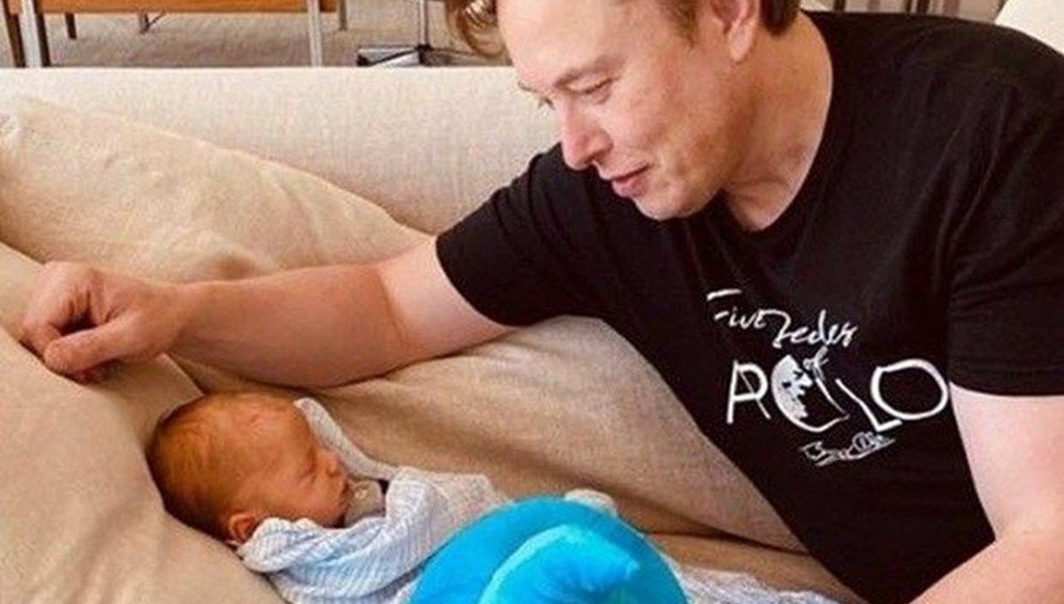 Elon Musk ile Grimes'in oğlu X Æ A-12'nin son hali klipte