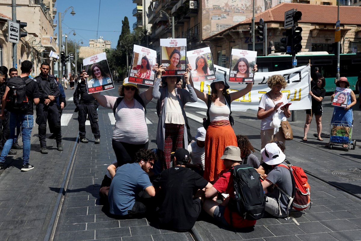 İsrailliler 7 Ekim'in dokuzuncu ayında Netanyahu hükümetini protesto ediyor