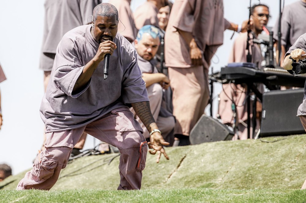 Kanye West kiliseyi Coachella’ya taşıdı - 1