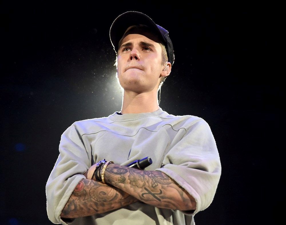 Justin Bieber nadir görülen bir sendrom nedeniyle yüz felci geçirdi - 6