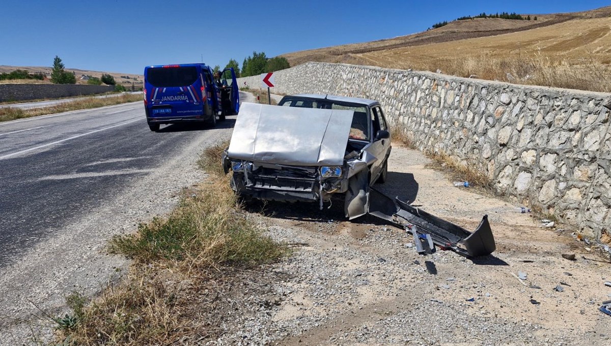 Kontrolden çıktı, duvara çarptı