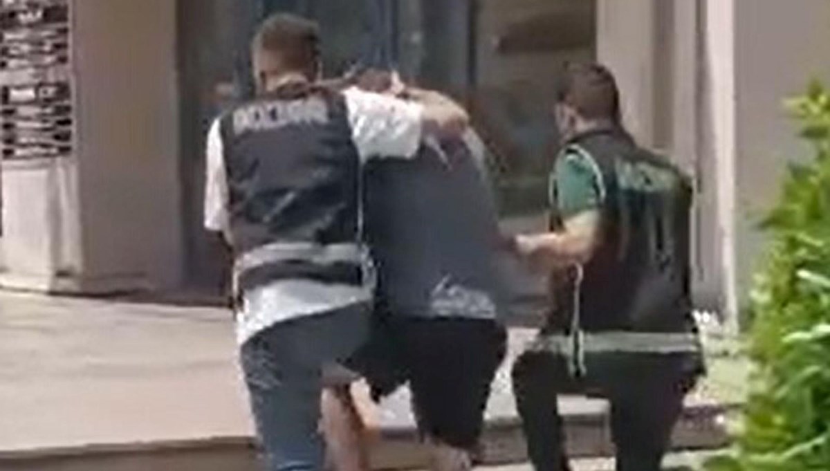 Sahte dövizle alışveriş yapan turist sınır dışı edildi