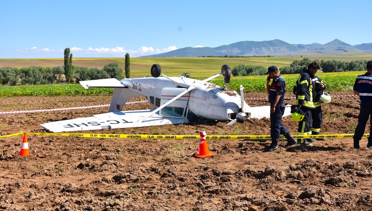 Aksaray'da sivil eğitim uçağı düştü: 2 yaralı