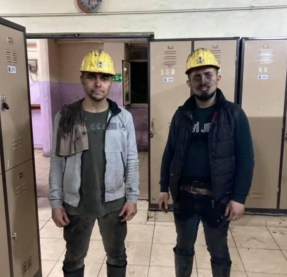 Facia arkadaşını yerine gittiği mesaide yakaladı - 8