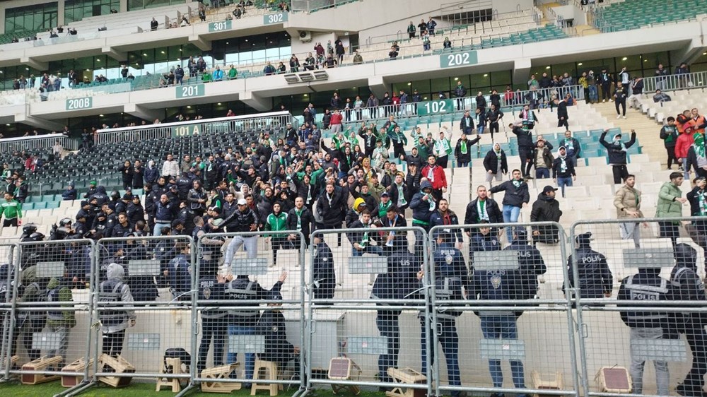 Bursaspor-Amedspor maçında gerginlik çıktı - 1