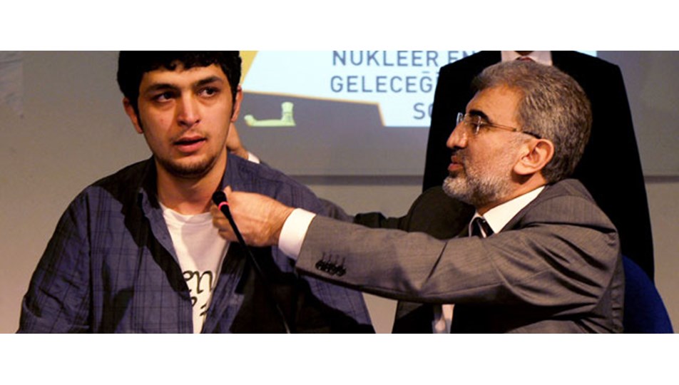 'Bakan samimi değildi çaya gitmeyeceğim'