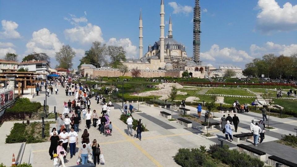 Edirne'ye turist akını: Adım atacak yer kalmadı - 1