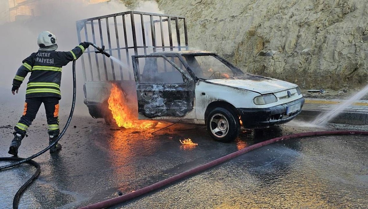 Park halindeki kamyonette yangın