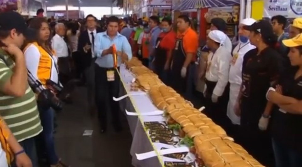 65 metrelik sandviçle dünya rekoru kırıldı - 1