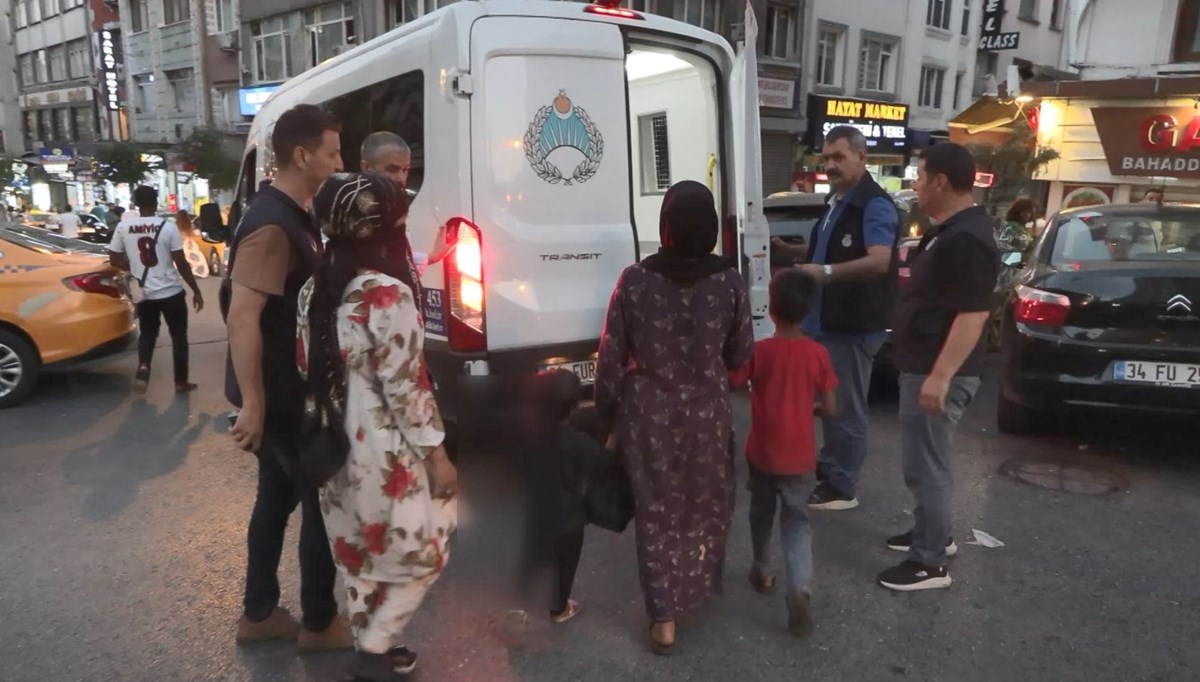İstanbul'da 225'i çocuk 2 bin 127 dilenci yakalandı İstanbul'da 225'i çocuk 2 bin 127 dilenci yakalandı