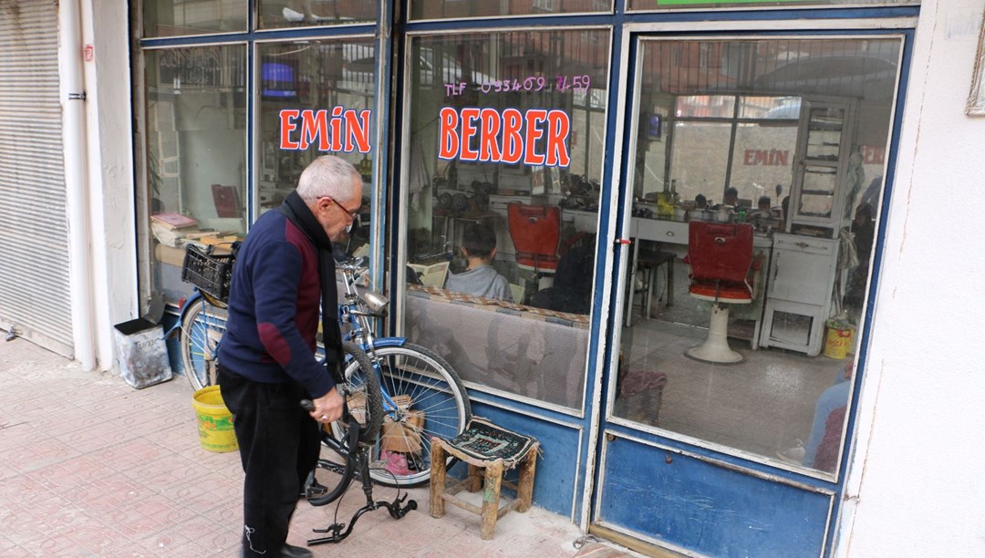 Berber, tamirci, öğretmen... 77 yaşındaki Diyarbakırlı esnafın 10 parmağında 10 marifet