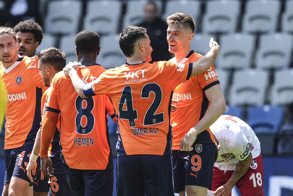Süper Lig devinden Başakşehir'in golcüsü Piatek için atak: 10 milyon euro 79 tWy4tszOZEyaWFHpiZi4SQ
