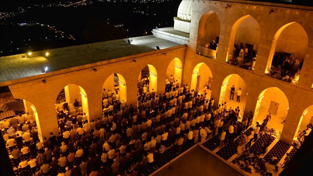 Kadir Gecesi namazı nasıl kılınır, kaç rekattır? Diyanet'e göre Kadir Gecesi namazı kılınışı ve okunacak sureler - 3