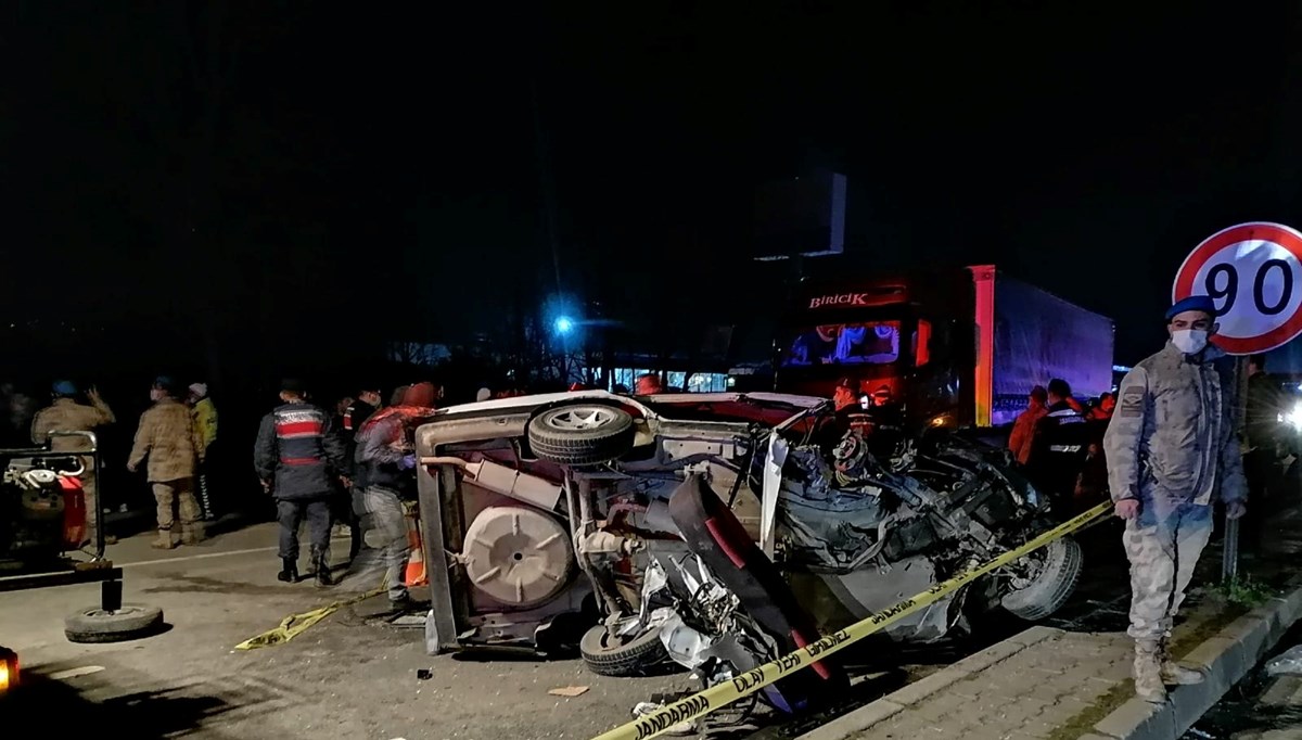 Aydın'da TIR ile otomobil çarpıştı: 2 ölü, 3 yaralı